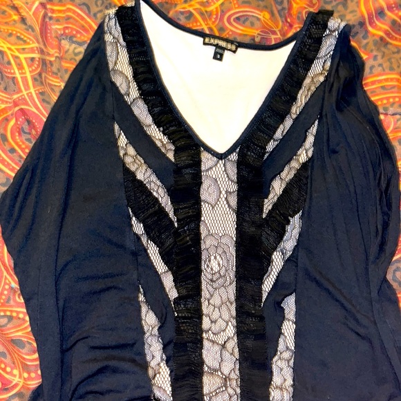 Express Lace Sleeveless Top - Picture 2 of 4